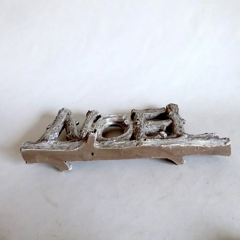 NEW 11.5” RUSTIC CHRISTMAS HOLIDAY NOEL TREE BRANCH RESIN SIGN CABIN FARMHOUSE - Picture 10 of 10